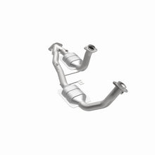 Load image into Gallery viewer, MagnaFlow Conv DF 95- 96 Ford Windstar 3.0L